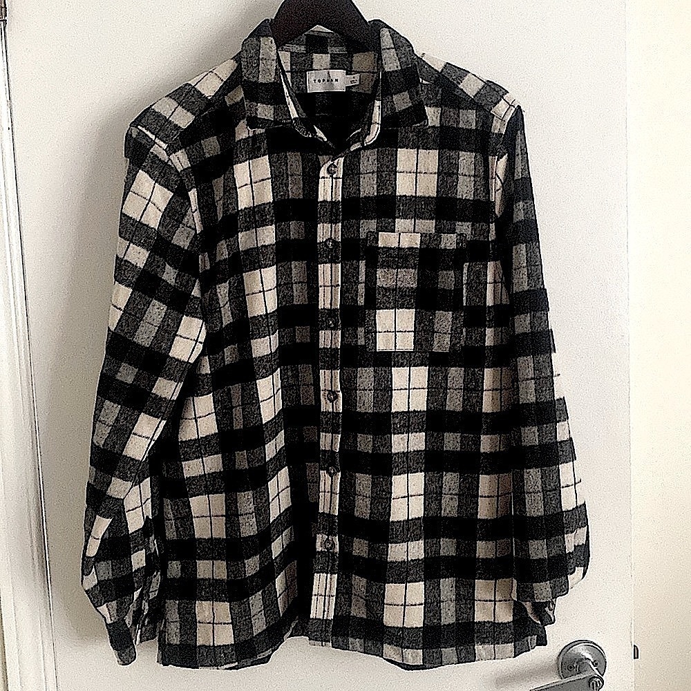 TOPMAN black & creme checkered flannel button down shirt size Large
